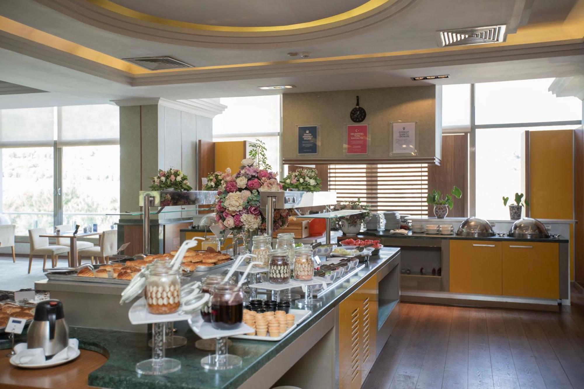Anemon Grand Manisa Otel Zewnętrze zdjęcie