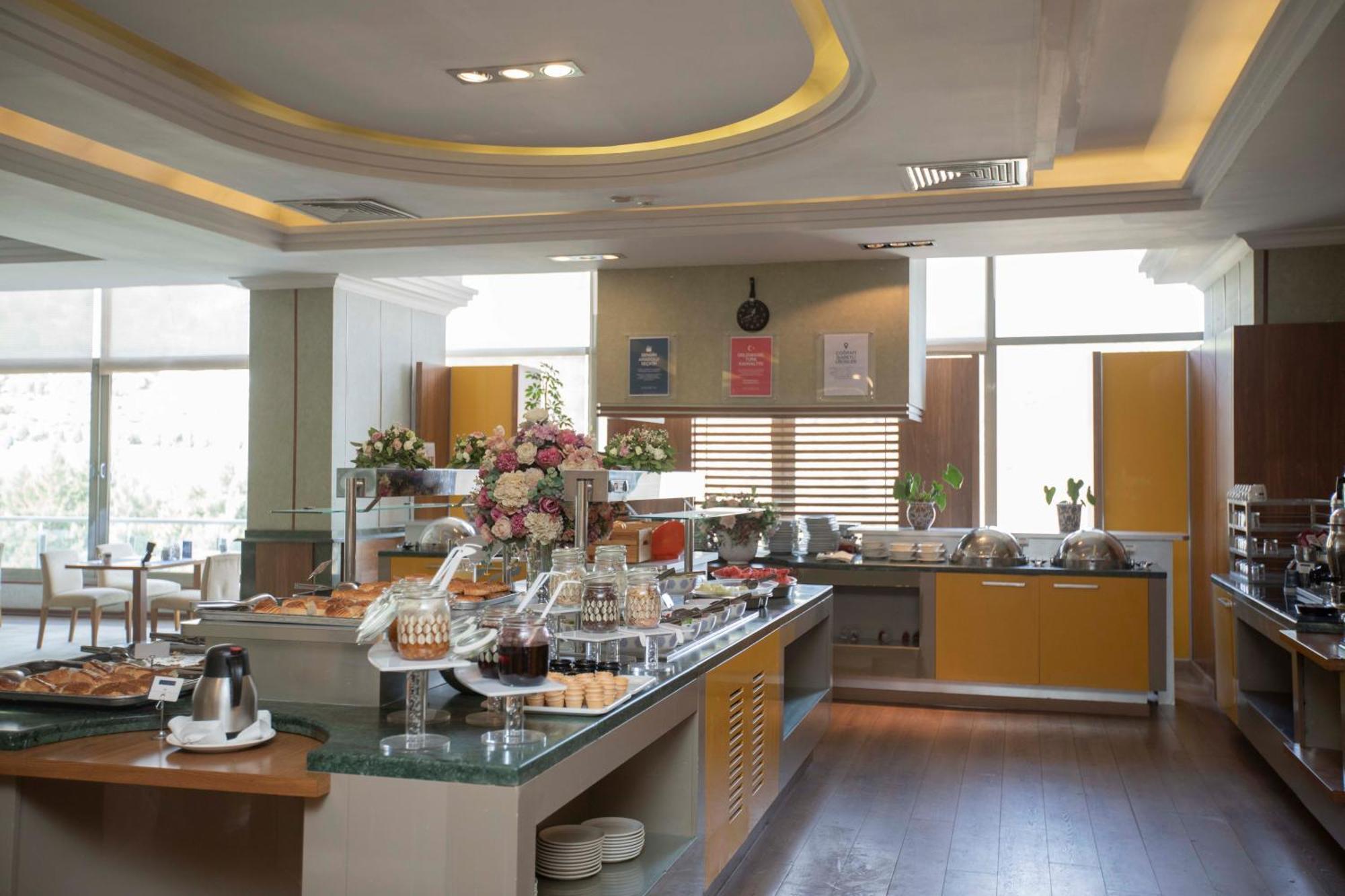 Anemon Grand Manisa Otel Zewnętrze zdjęcie