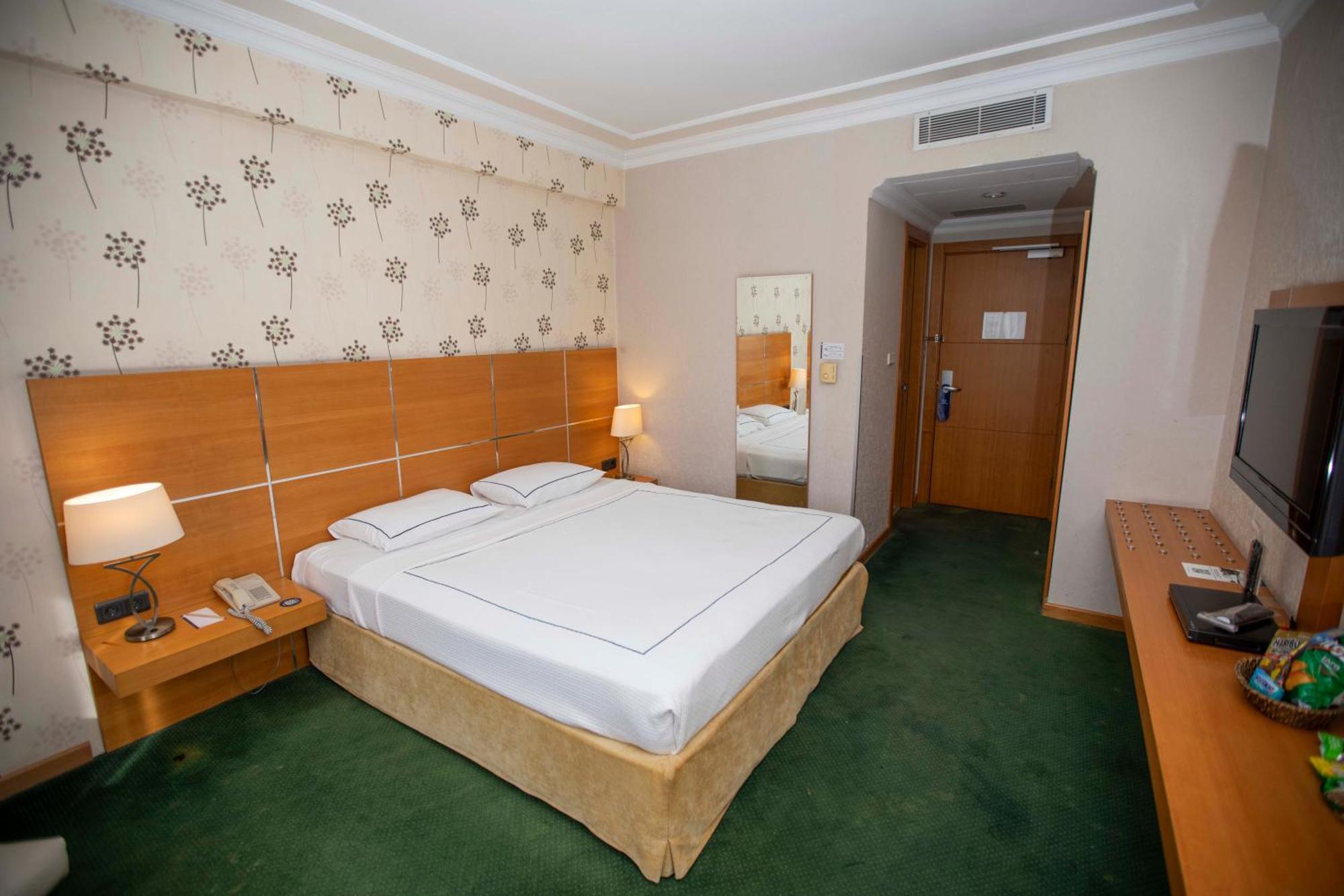Anemon Grand Manisa Otel Zewnętrze zdjęcie