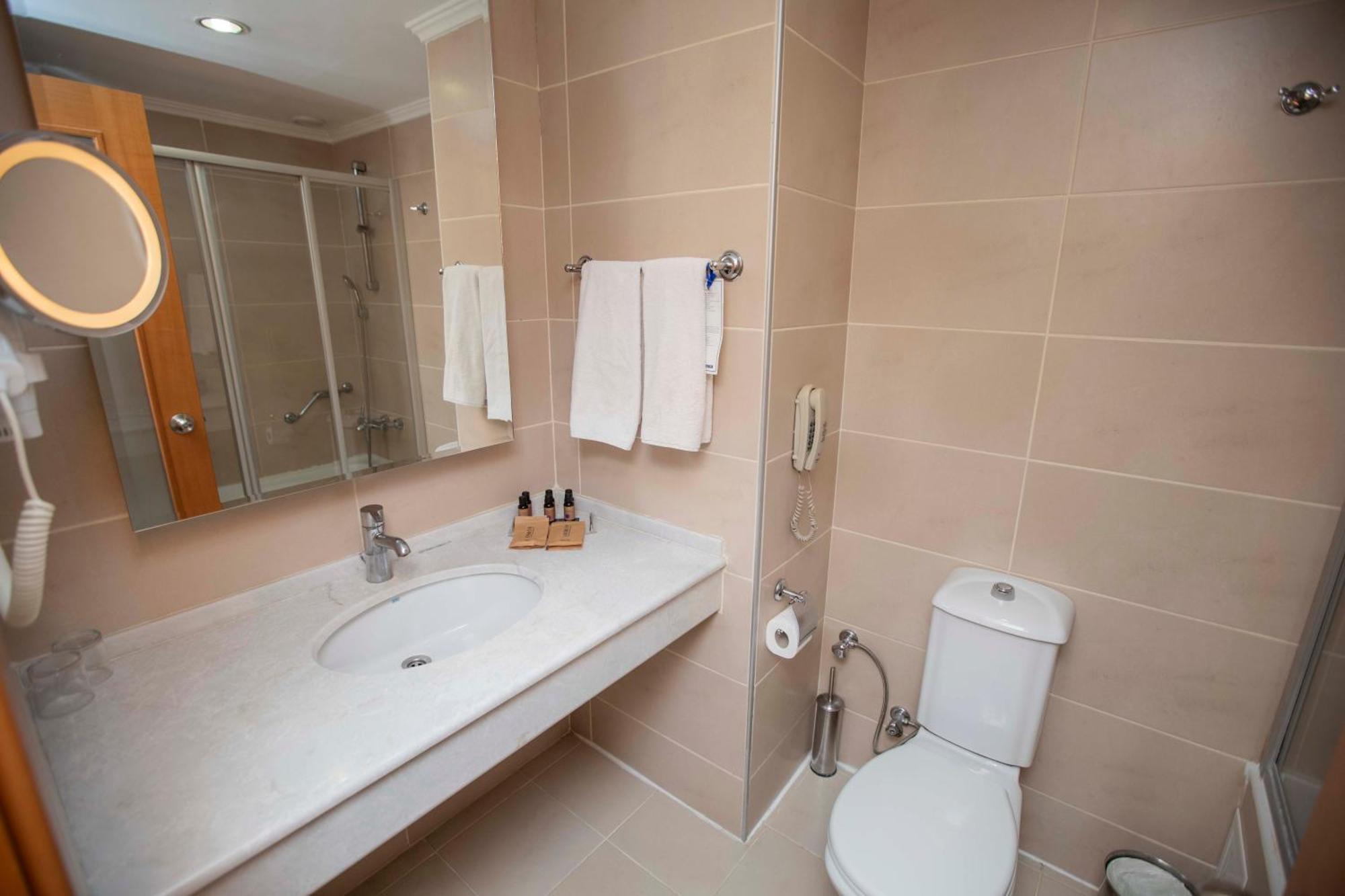 Anemon Grand Manisa Otel Zewnętrze zdjęcie