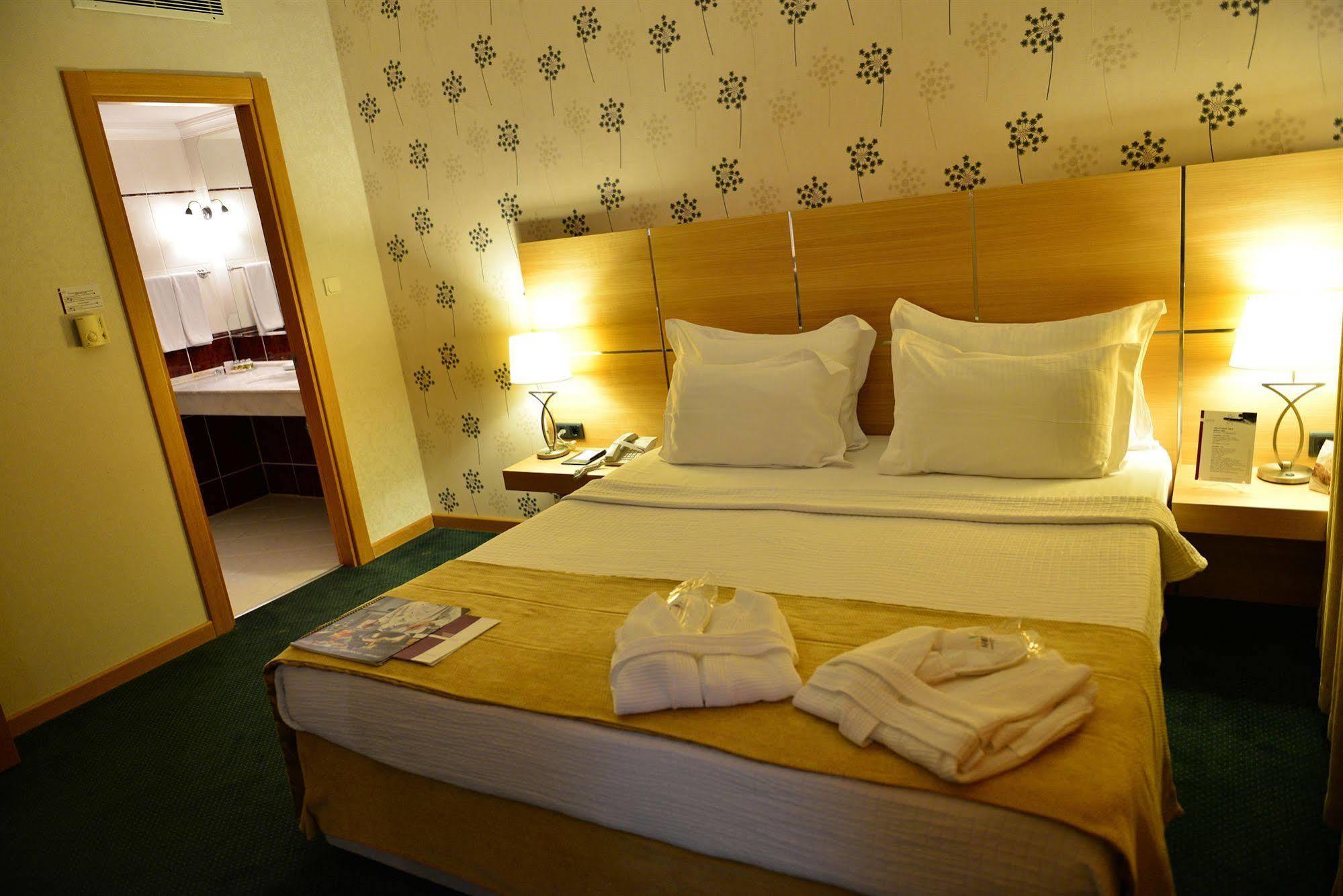 Anemon Grand Manisa Otel Zewnętrze zdjęcie